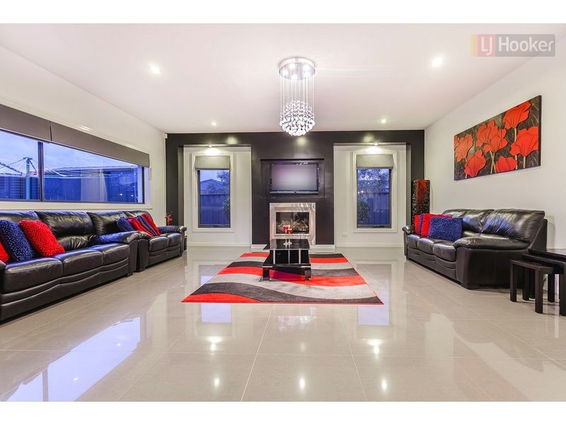 16 Biltmore Crescent, Roxburgh Park VIC 3064