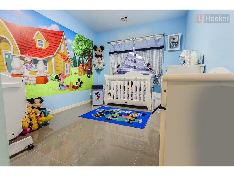 16 Biltmore Crescent, Roxburgh Park VIC 3064