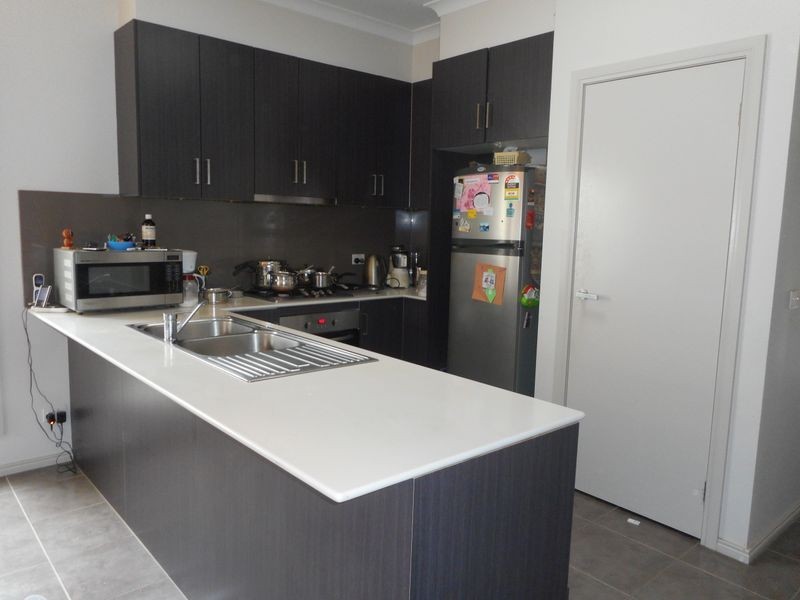 8 Farrell Street, Craigieburn VIC 3064