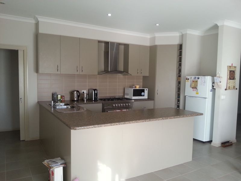 1 Birdswood Cres, Craigieburn VIC 3064