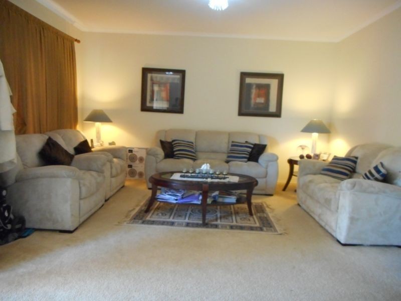 23 Troward Harvey Way, Craigieburn VIC 3064