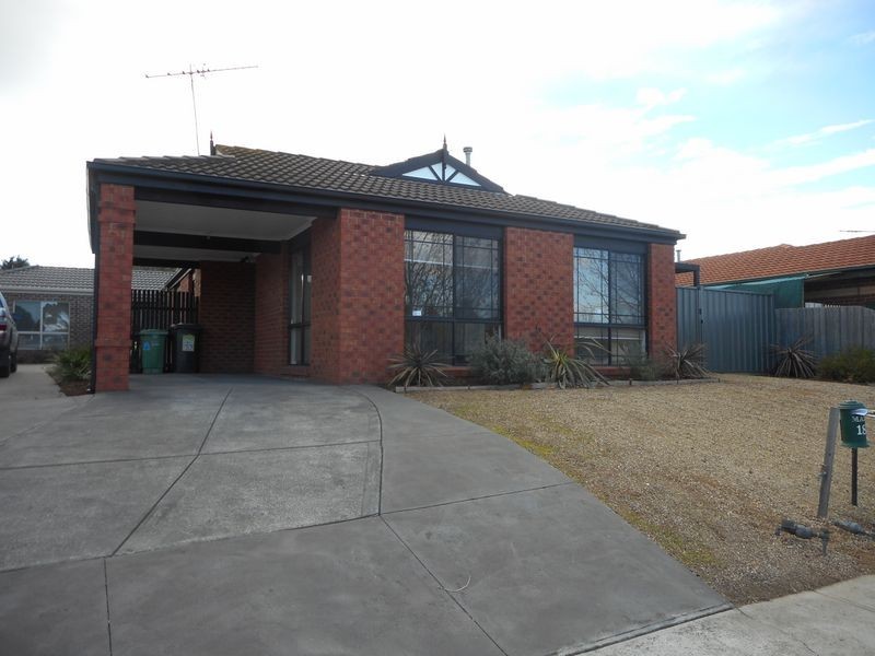 18 Newlyn Drive, Craigieburn VIC 3064