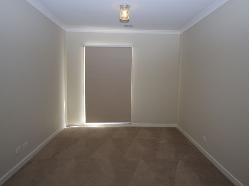 19 Serenity Way, Craigieburn VIC 3064