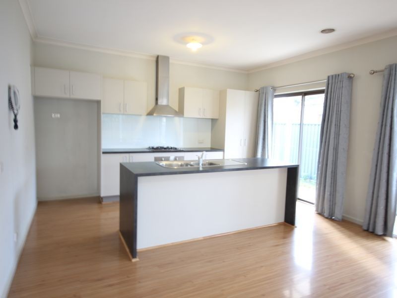 34 Ebony Circuit, Craigieburn VIC 3064