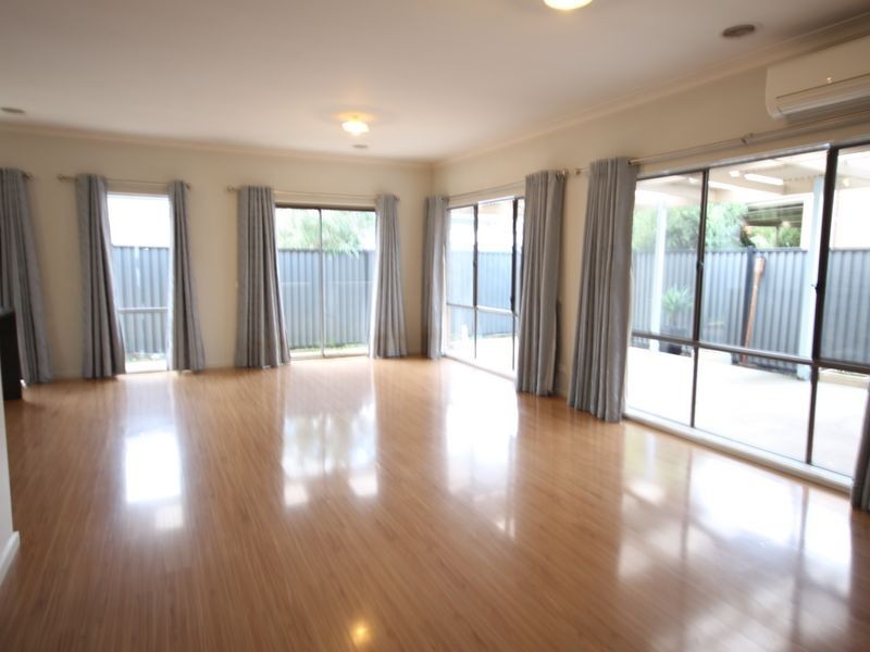 34 Ebony Circuit, Craigieburn VIC 3064