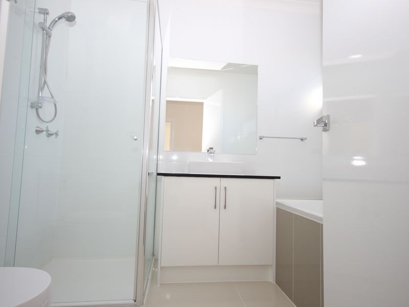 2/95 Power St, St Albans VIC 3021