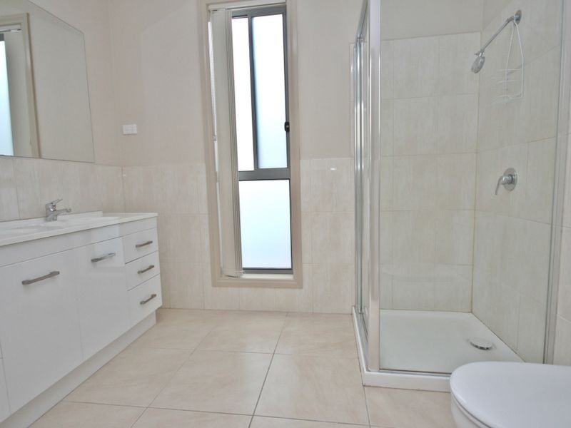 10 Parkhaven Street, Craigieburn VIC 3064