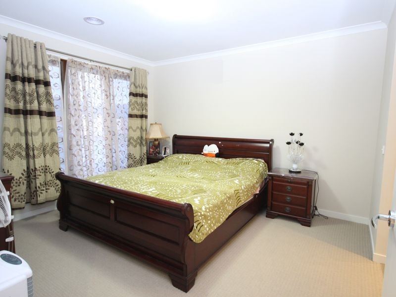 15 Tamarin St, Craigieburn VIC 3064