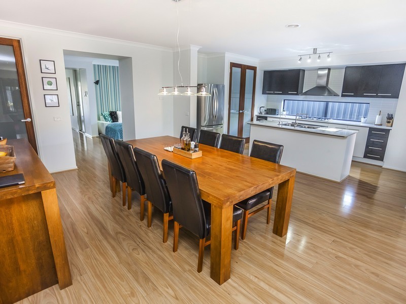3 Allerton Way, Roxburgh Park VIC 3064