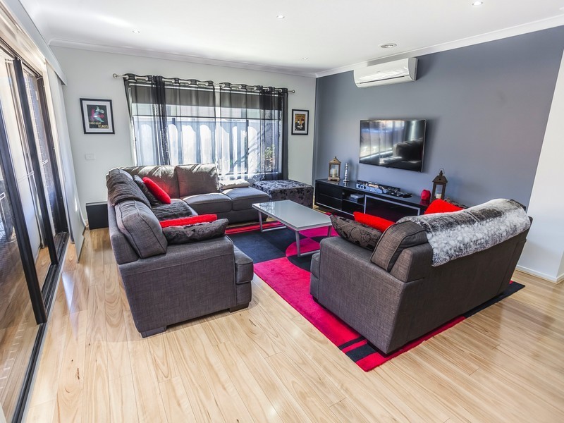 3 Allerton Way, Roxburgh Park VIC 3064