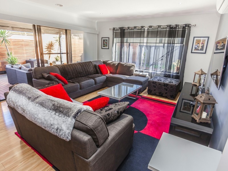 3 Allerton Way, Roxburgh Park VIC 3064