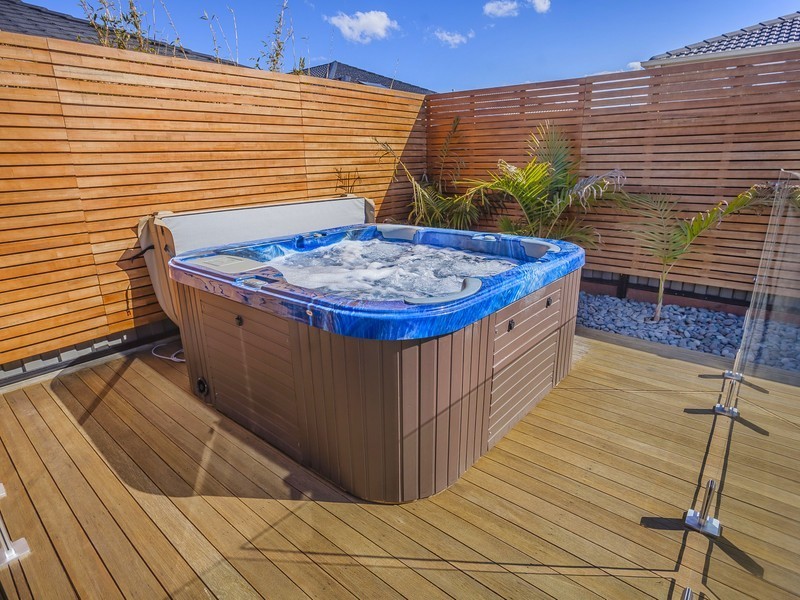 3 Allerton Way, Roxburgh Park VIC 3064