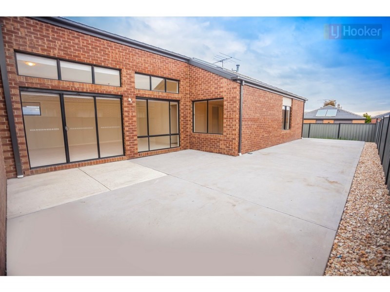 23 Perisher Drive, Craigieburn VIC 3064