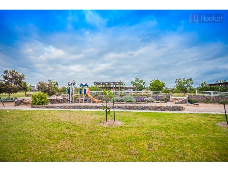 23 Perisher Drive, Craigieburn VIC 3064