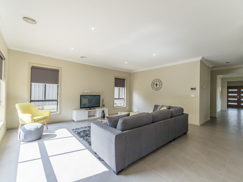 34 Wyperfeld Avenue, Craigieburn VIC 3064