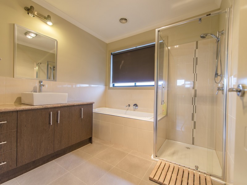 34 Wyperfeld Avenue, Craigieburn VIC 3064