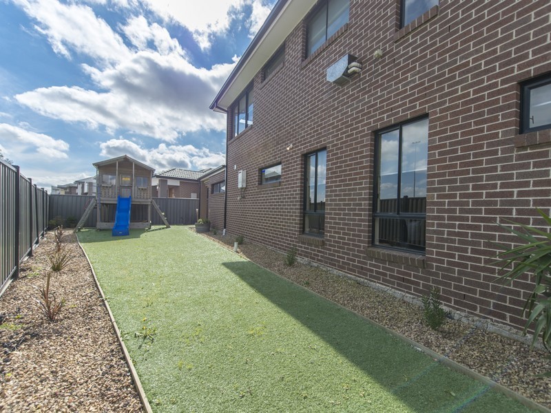 34 Wyperfeld Avenue, Craigieburn VIC 3064