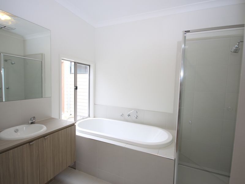 16 Natural Drive, Craigieburn VIC 3064