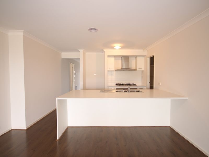 8 Silverwood Drive, Greenvale VIC 3059