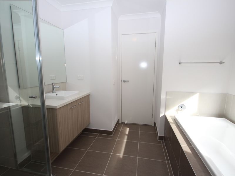 8 Silverwood Drive, Greenvale VIC 3059