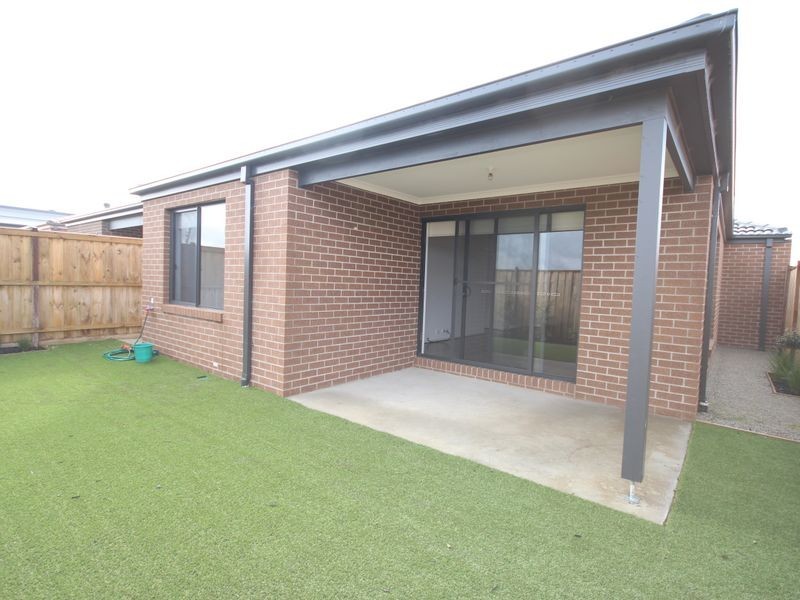 8 Silverwood Drive, Greenvale VIC 3059