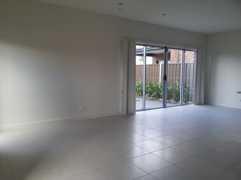 1 Grattan Cove, Craigieburn VIC 3064