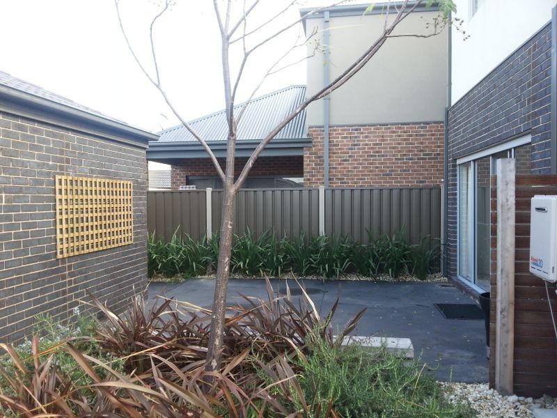 1 Grattan Cove, Craigieburn VIC 3064