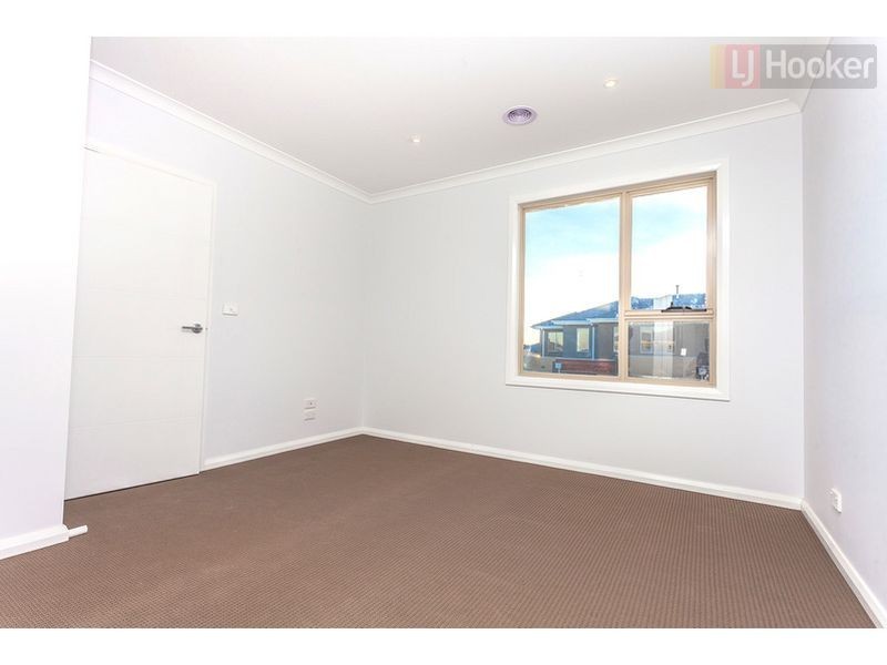 2 Doughty Rd, Craigieburn VIC 3064