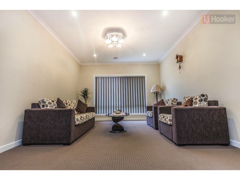 36 Baronial Way, Craigieburn VIC 3064