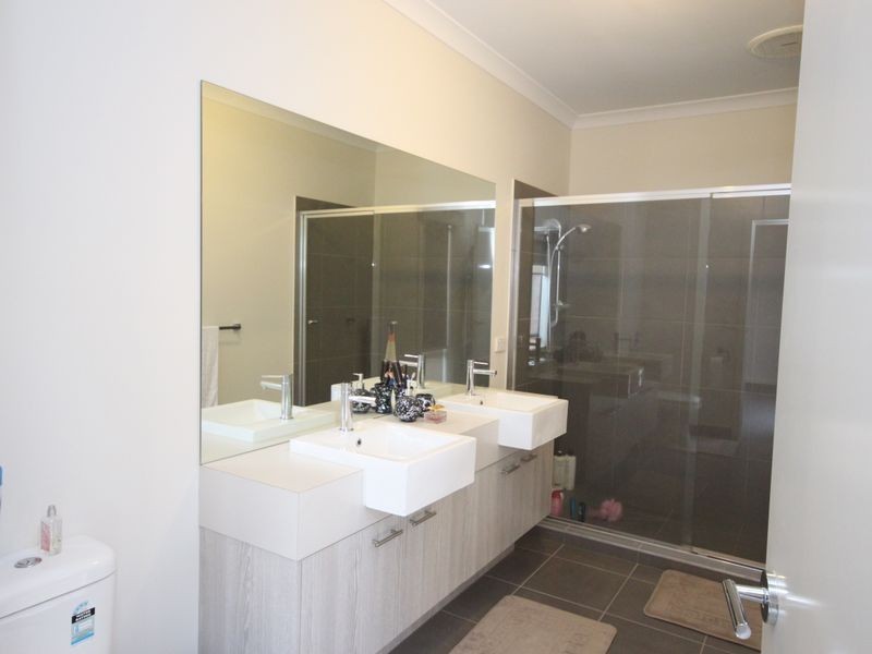 6 Gardner Terrace, Craigieburn VIC 3064