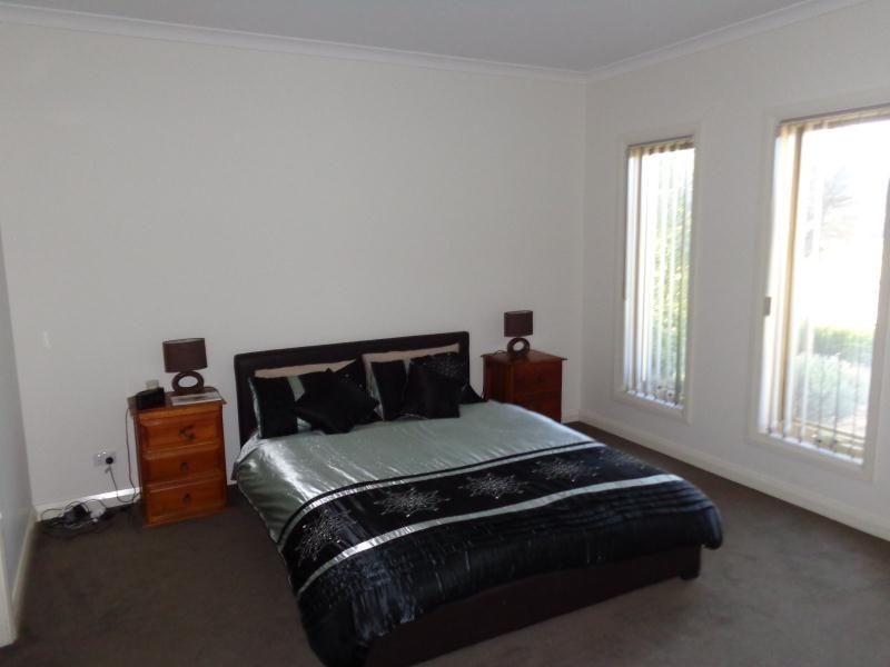 18 Wisteria Avenue, Craigieburn VIC 3064