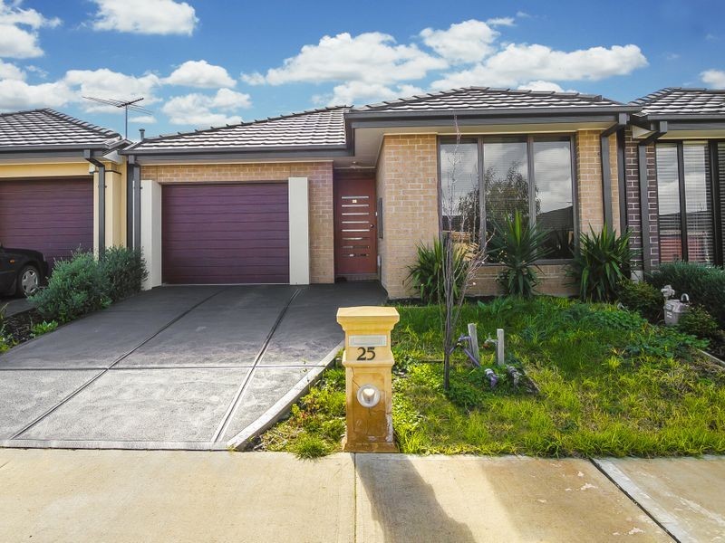 25 Viewside Crescent, Craigieburn VIC 3064