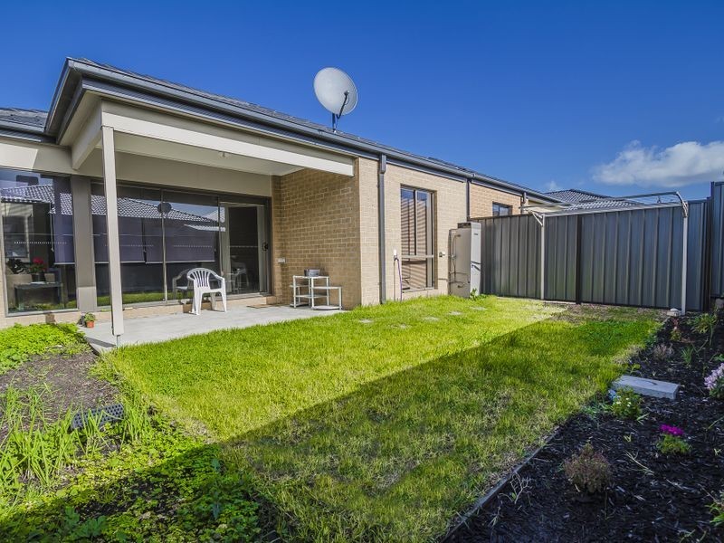 25 Viewside Crescent, Craigieburn VIC 3064