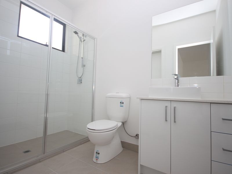 38 Furlong St, Craigieburn VIC 3064