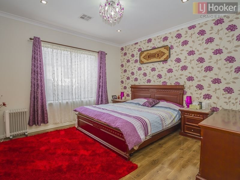 28 Biltmore Crescent, Roxburgh Park VIC 3064