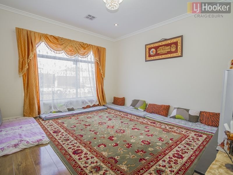 28 Biltmore Crescent, Roxburgh Park VIC 3064