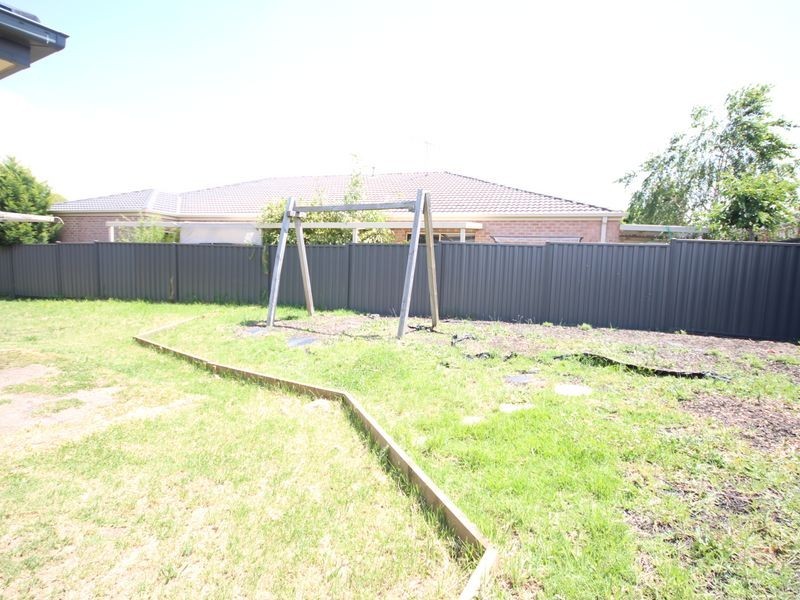 14 Black Range Avenue, Craigieburn VIC 3064