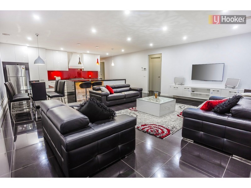 20 Westbury Parkway, Roxburgh Park VIC 3064