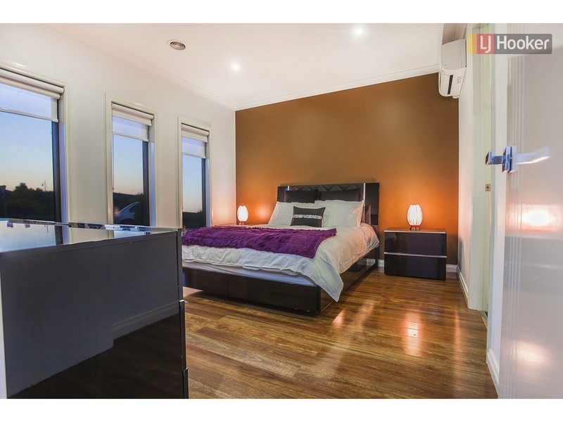 20 Westbury Parkway, Roxburgh Park VIC 3064