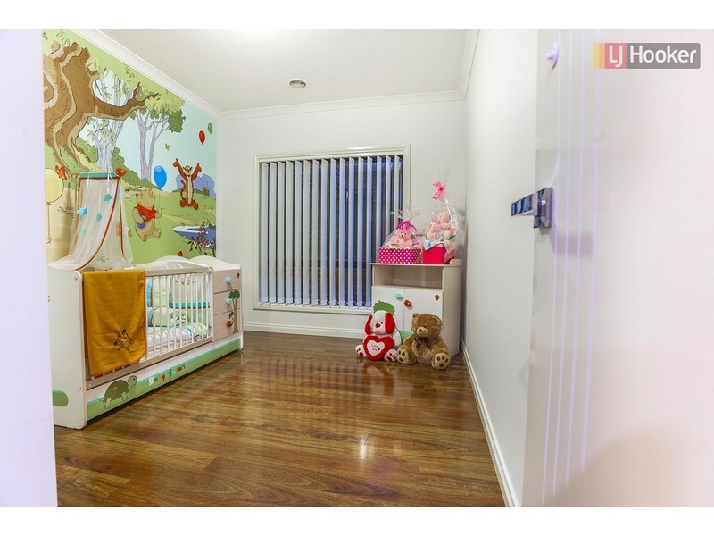 20 Westbury Parkway, Roxburgh Park VIC 3064