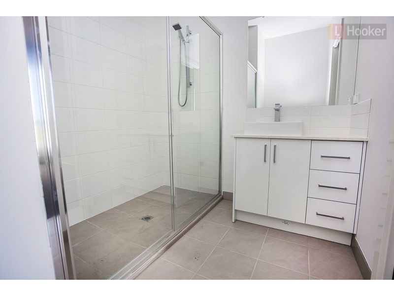 44 Furlong St, Craigieburn VIC 3064