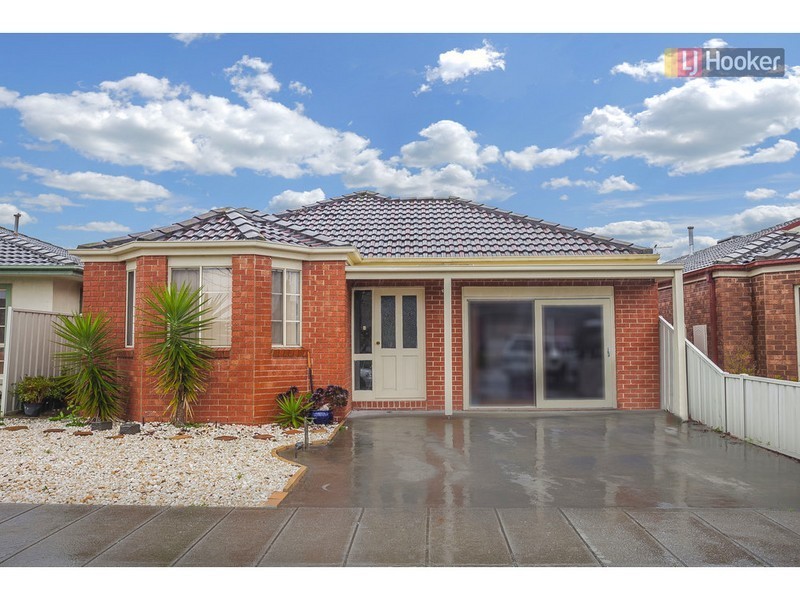 28 Waterford Avenue, Craigieburn VIC 3064
