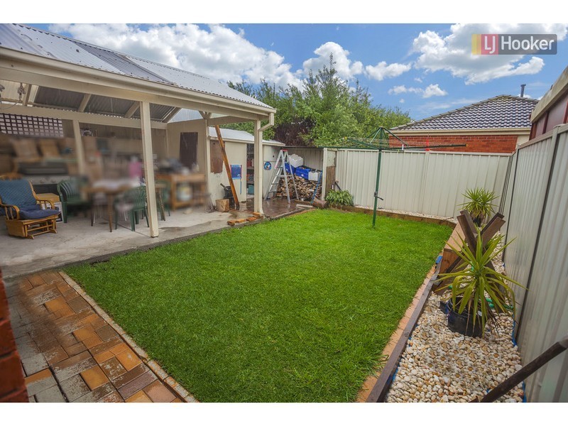 28 Waterford Avenue, Craigieburn VIC 3064
