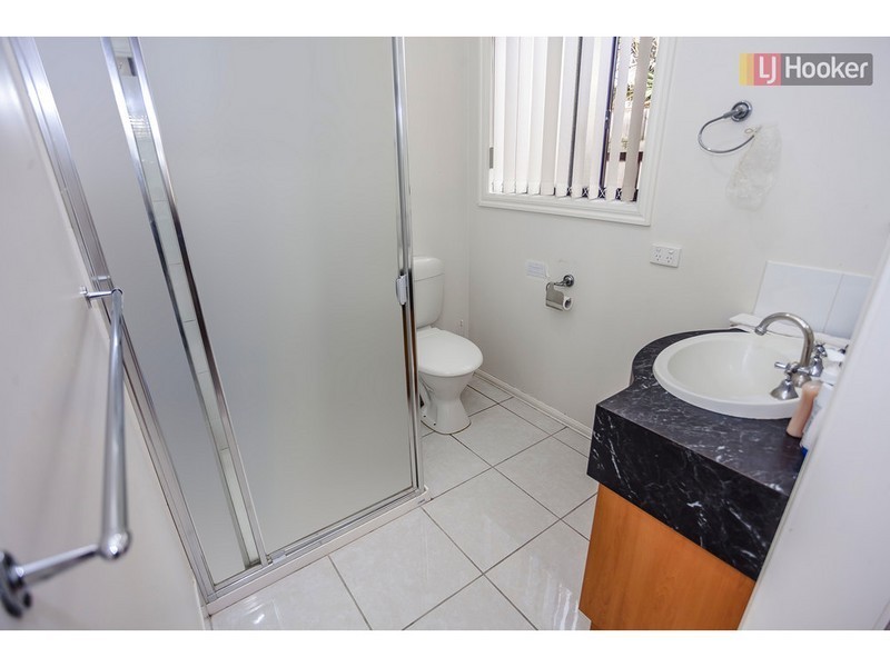 2 Kingdom Crt, Roxburgh Park VIC 3064