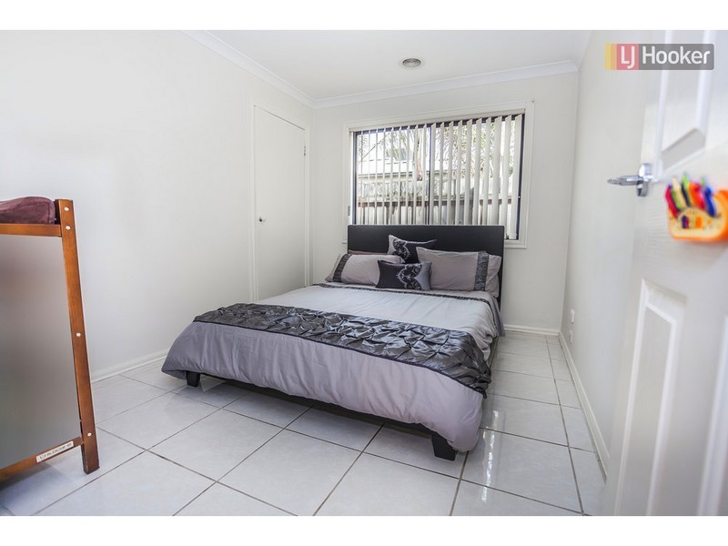 2 Kingdom Crt, Roxburgh Park VIC 3064