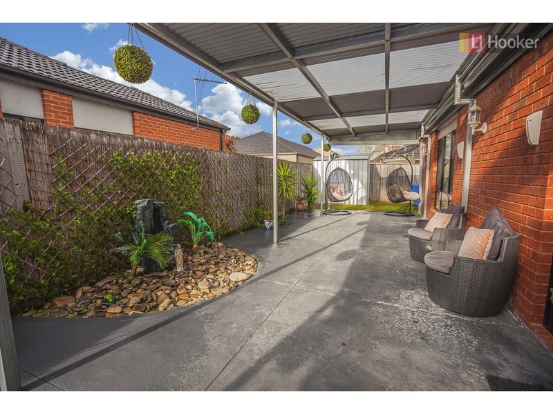 2 Kingdom Crt, Roxburgh Park VIC 3064