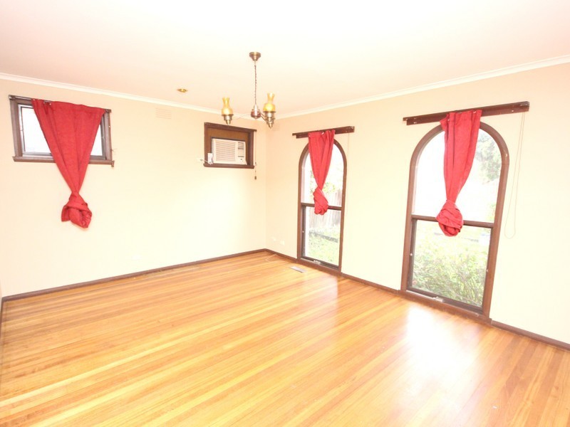 39 Wattleglen St, Craigieburn VIC 3064