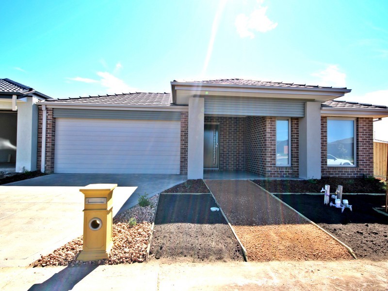 53 Yarradale Drive, Mickleham VIC 3064