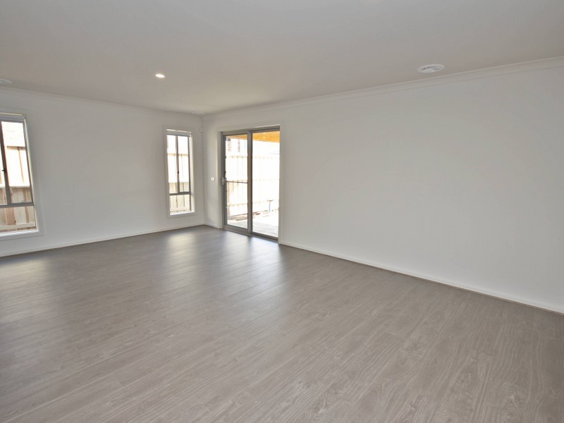 53 Yarradale Drive, Mickleham VIC 3064