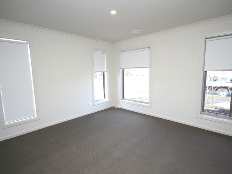 53 Yarradale Drive, Mickleham VIC 3064